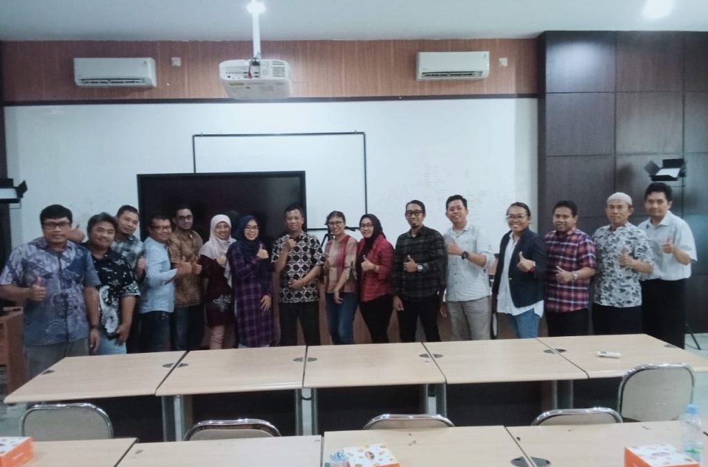 The Doctor of Information Systems (DSI) study program at the Postgraduate School of Diponegoro University (Undip) through the DSI Student Association held Monitoring and Evaluation activities for DSI students Batch I to VII 12 October 2023.