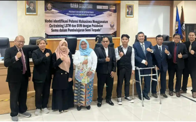 Doctor of Information Systems, Diponegoro University, held a Doctoral Promotion Exam in the name of Sri Handayani ST MT, Lecturer at the Faculty of Information and Communication Technology, USM.