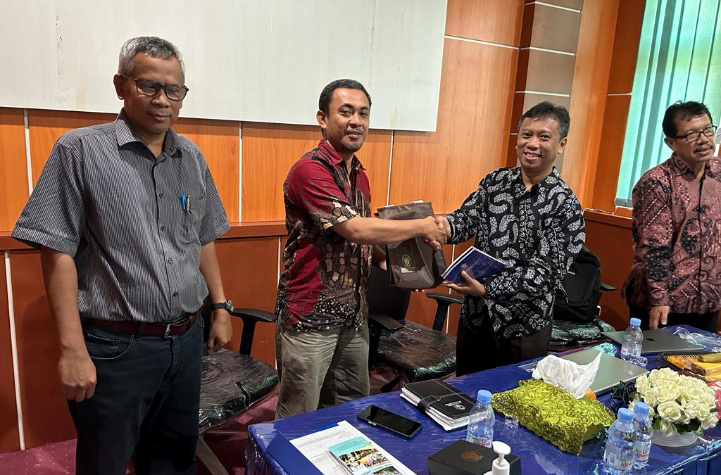 SOCIALIZATION AND PROMOTION RELATED TO THE STUDY PROGRAM AT THE DIPONEGORO UNIVERSITY POSTGRADUATE SCHOOL TO KHAIRUN TERNATE UNIVERSITY, NORTH MALUKU DATES 25-28 SEPTEMBER 2023